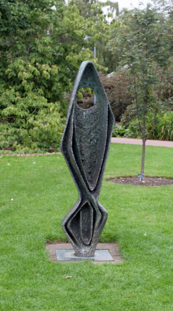 Ascendint Form (Gloria) -      Dame Barbara Hepworth 1958. Photographed at Royal Botanic Garden Edinburgh 2015